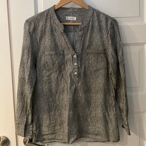 Black and white pattern light weight long sleeve Carve Design tunic.